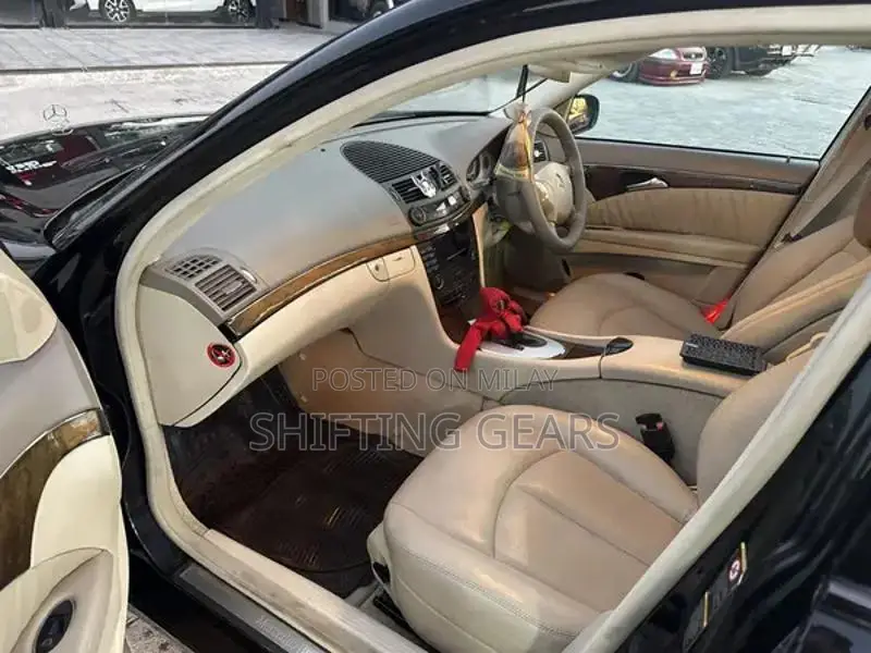 Mercedes Benz E200 2004 Sedan - Beige Interior, Clean Condition