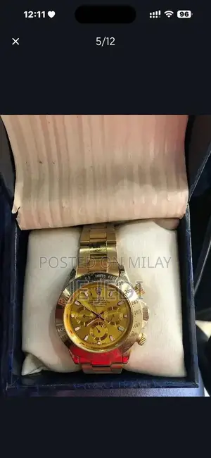 Imported High-Quality Wristwatch - Elegant Timepiece from Global Colle