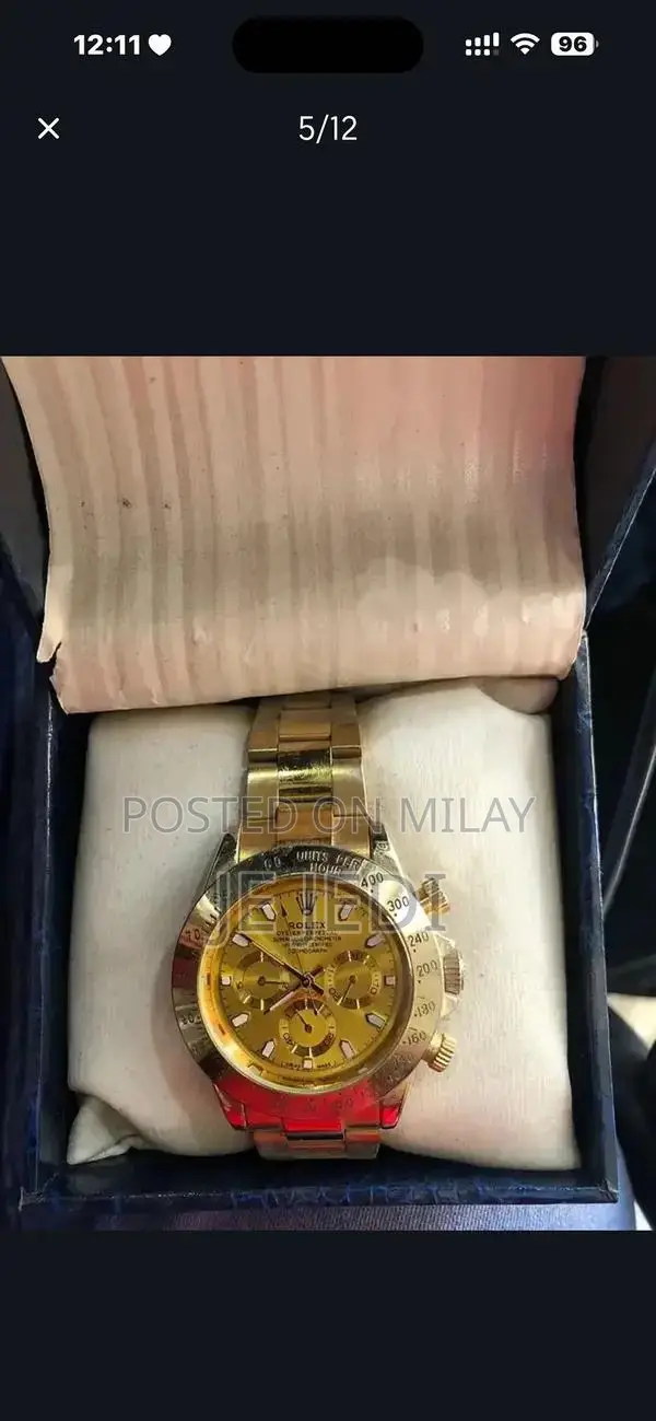 Imported High-Quality Wristwatch - Elegant Timepiece from Global Colle