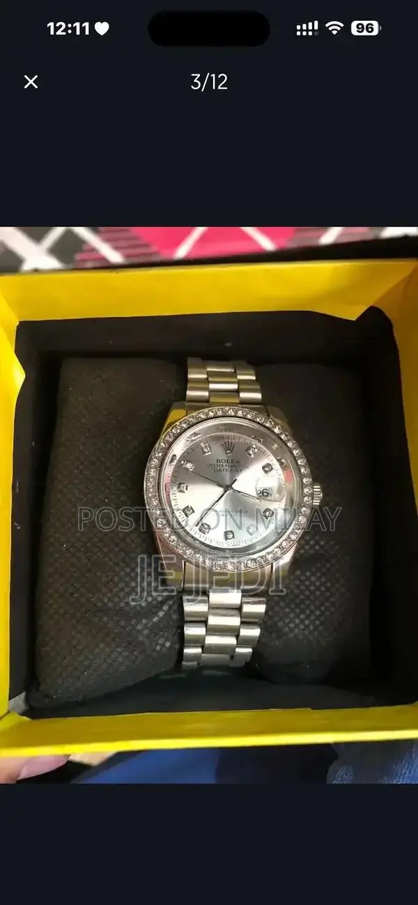 Imported High-Quality Wristwatch - Elegant Timepiece from Global Colle