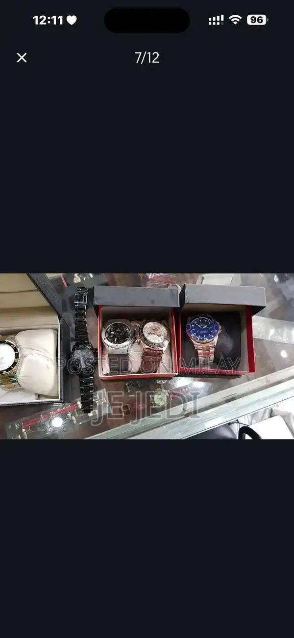 Imported High-Quality Wristwatch - Elegant Timepiece from Global Colle