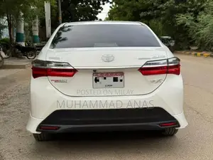 Toyota Corolla Altis 1.6 Sedan 2021 - Low Mileage White Sedan