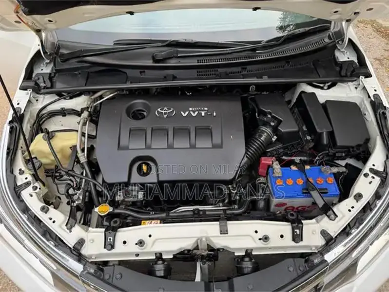 Toyota Corolla Altis 1.6 Sedan 2021 - Low Mileage White Sedan