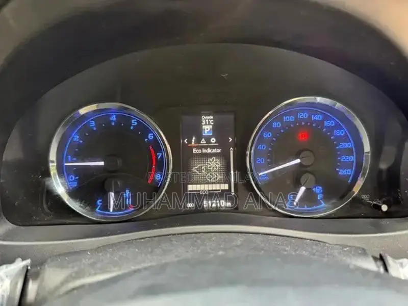 Toyota Corolla Altis 1.6 Sedan 2021 - Low Mileage White Sedan