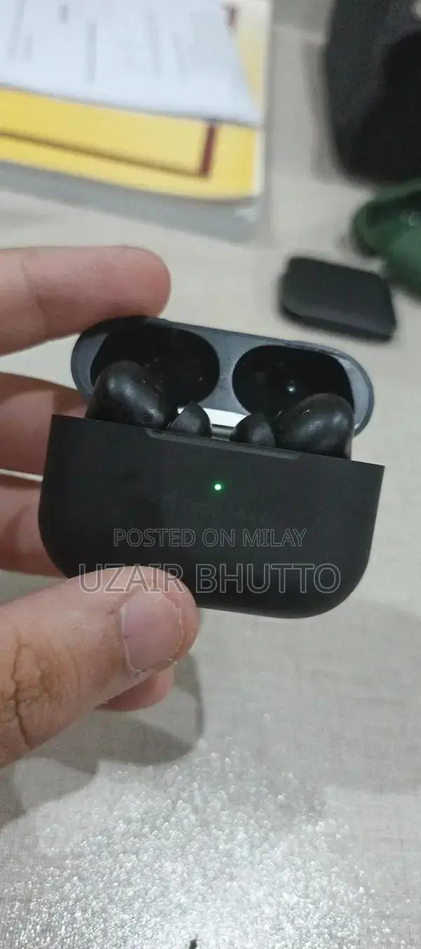 Wireless Earbuds with Noise Cancellation and Spatial Audio