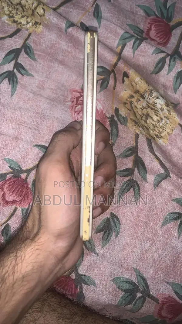 Huawei Dual SIM Smartphone with Display Imperfection