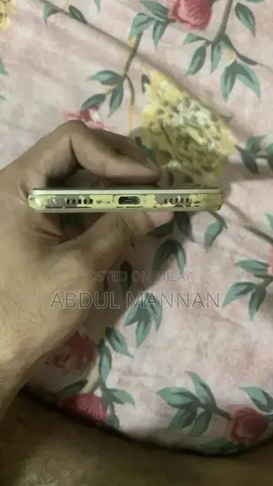 Huawei Dual SIM Smartphone with Display Imperfection