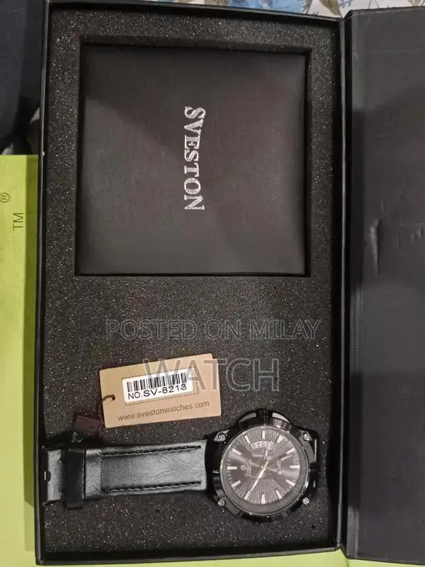 Elegant Sveston Wristwatch - Modern Design Timepiece