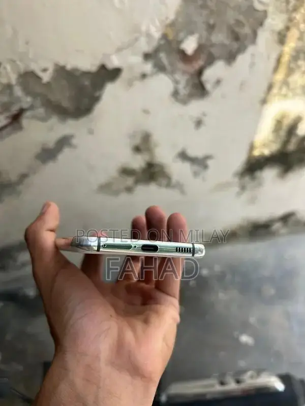 Samsung Galaxy S21 Smartphone Premium Condition