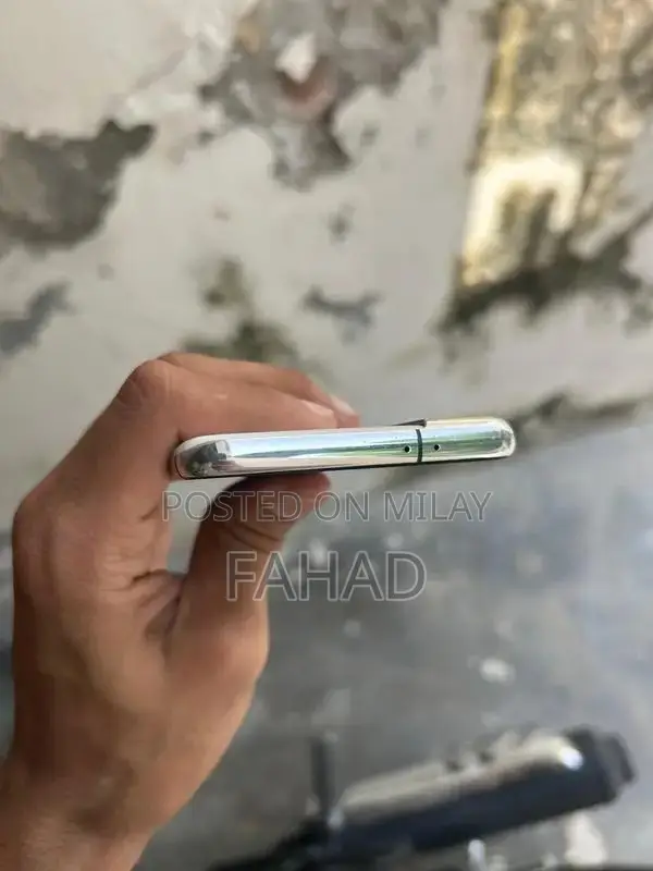 Samsung Galaxy S21 Smartphone Premium Condition