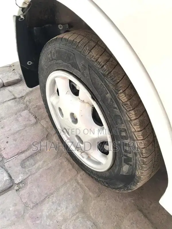 Suzuki Cultus 2006 Compact Sedan