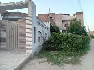 Photo - Corner House with High Ceilings and Spacious Rooms