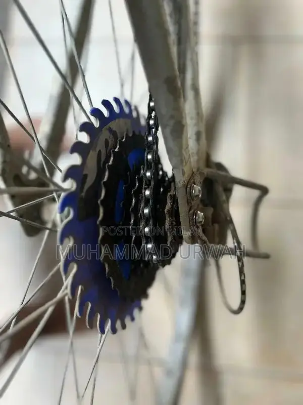 10-Speed Bicycle in Excellent Condition