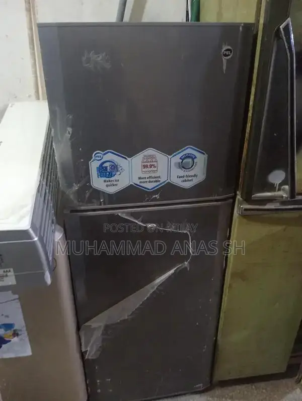 2-Door Refrigerator - Small Office-Use Fridge in Excellent Condition