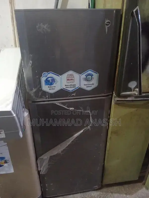 2-Door Refrigerator - Small Office-Use Fridge in Excellent Condition