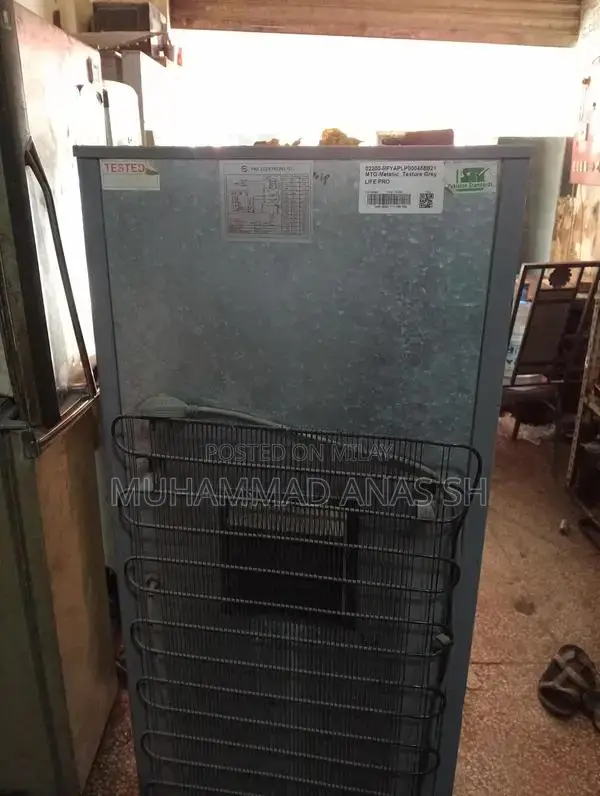 2-Door Refrigerator - Small Office-Use Fridge in Excellent Condition