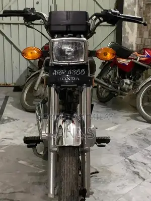 Honda 125 Motorcycle Special Edition Self Start