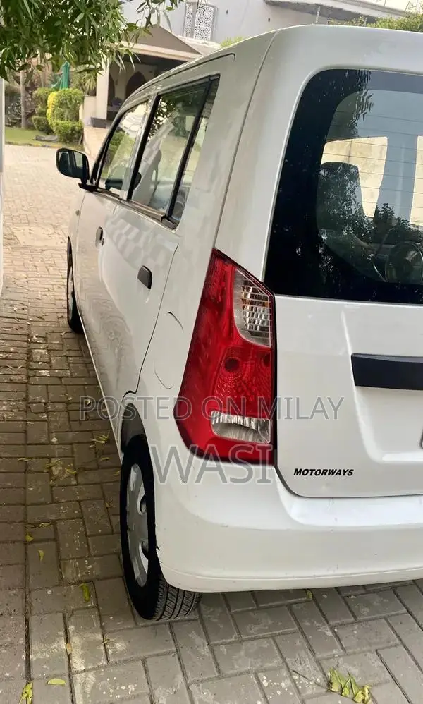 Suzuki WagnR Compact Hatchback - Well-Maintained Vehicle