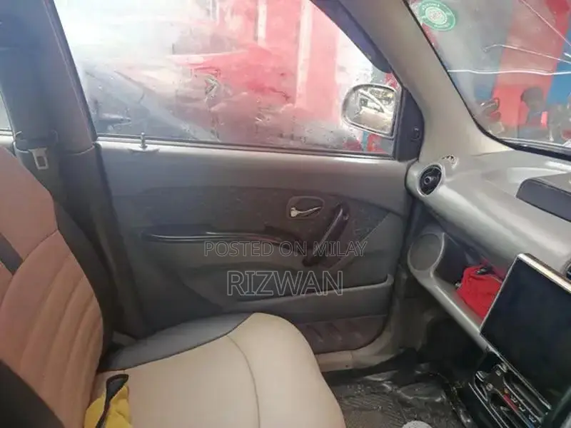 Hundyi Sentro Plus EFI Sedan Compact Car