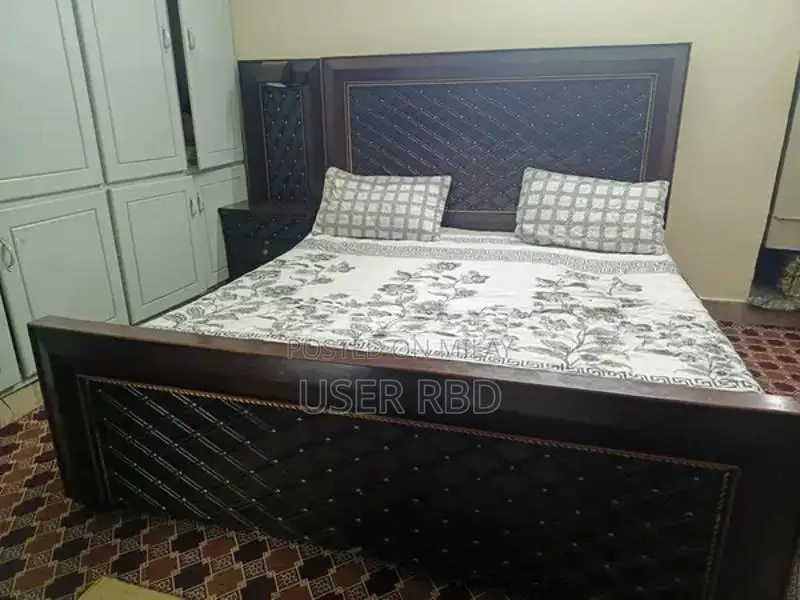 King Size Bed Set in Excellent Condition
