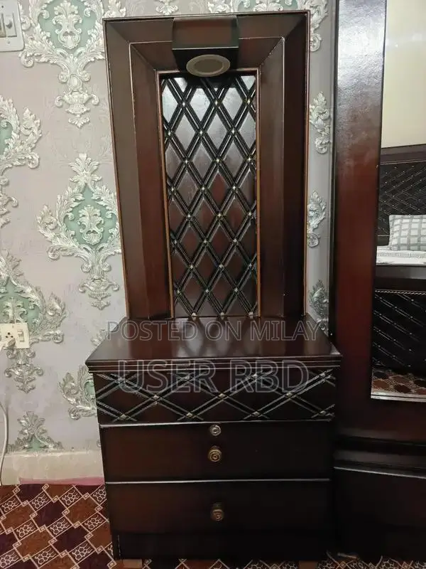 King Size Bed Set in Excellent Condition