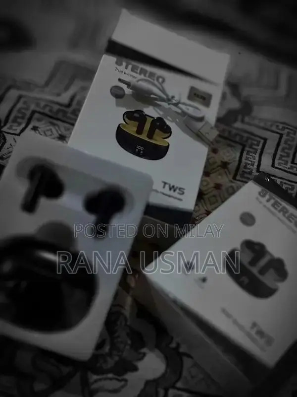 Wireless Stereo Earphones with True Wireless Technology