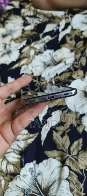 High-Performance Dual SIM Smartphone with Large Storage