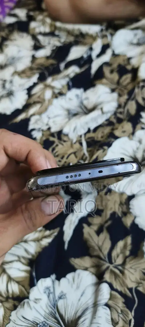 High-Performance Dual SIM Smartphone with Large Storage