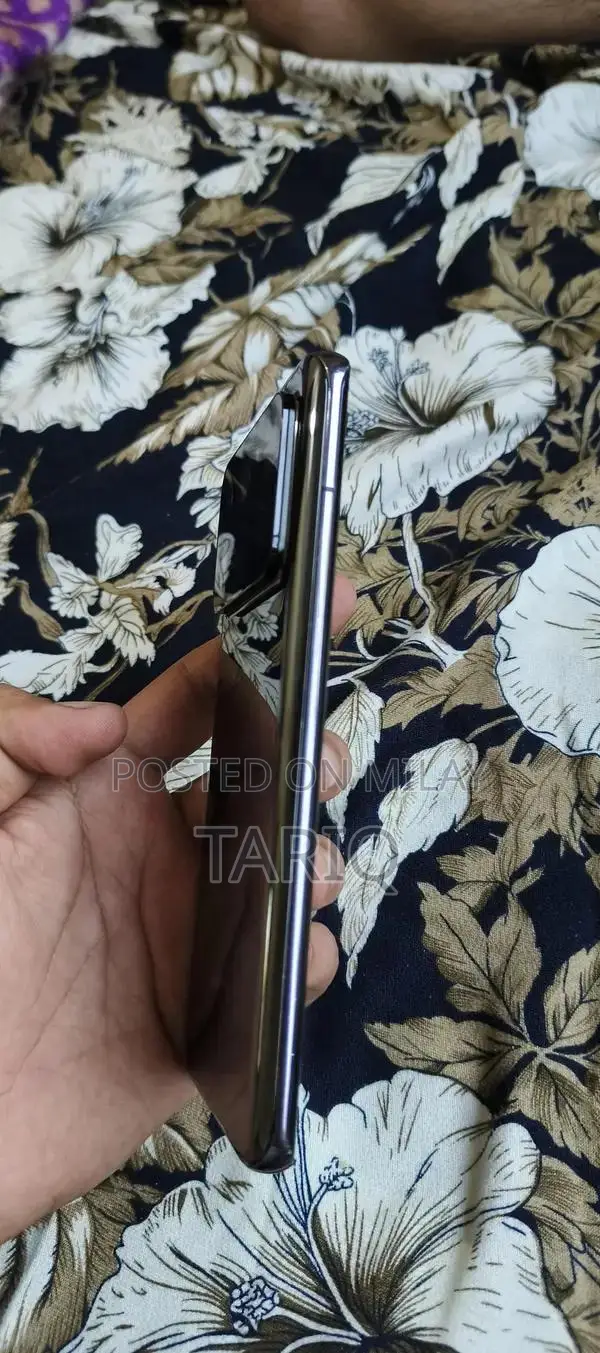 High-Performance Dual SIM Smartphone with Large Storage