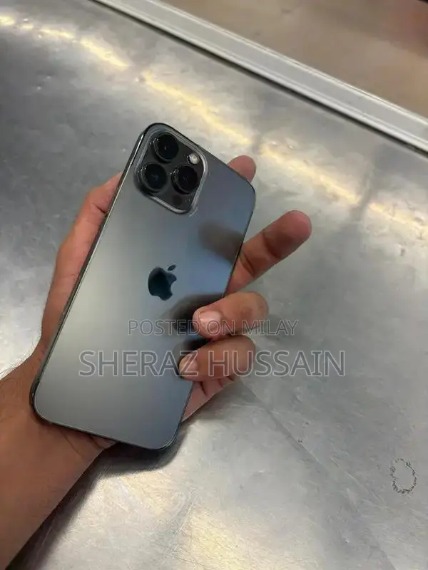 Apple iPhone 13 Pro Max - 128GB Smartphone