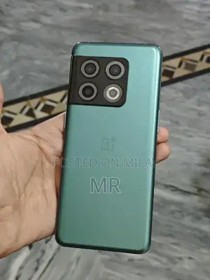 OnePlus 10 Pro High-Performance Gaming Smartphone