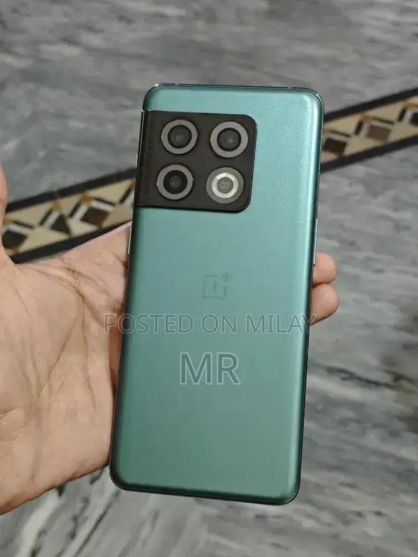 OnePlus 10 Pro High-Performance Gaming Smartphone