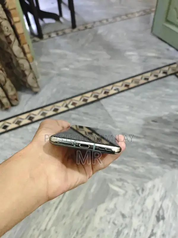 OnePlus 10 Pro High-Performance Gaming Smartphone