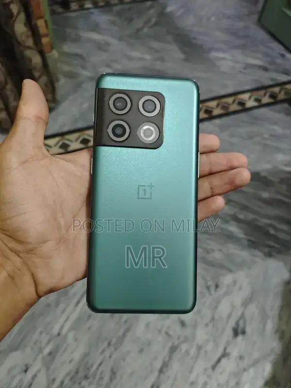 OnePlus 10 Pro High-Performance Gaming Smartphone