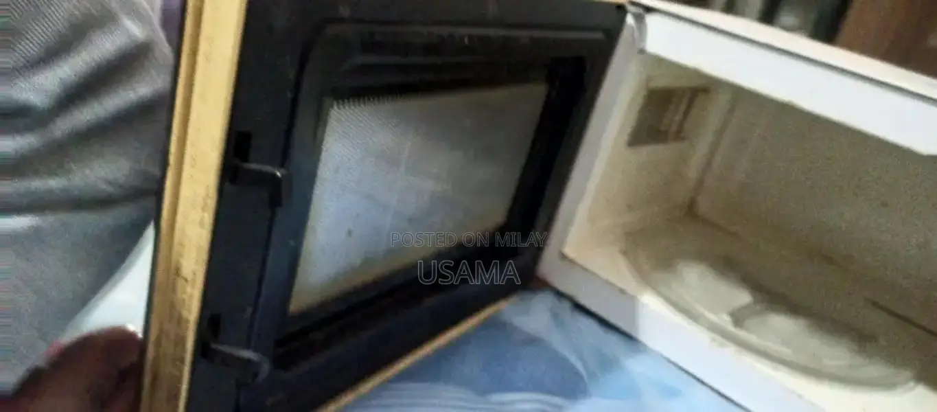 Used Microwave Oven in Good Condition