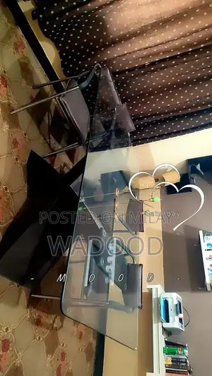 Photo - Modern 6-Seat Dining Table Set with Glass Top and Wooden Base