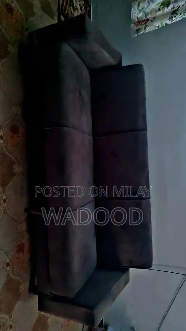 Modern 6-Seat Dining Table Set with Glass Top and Wooden Base