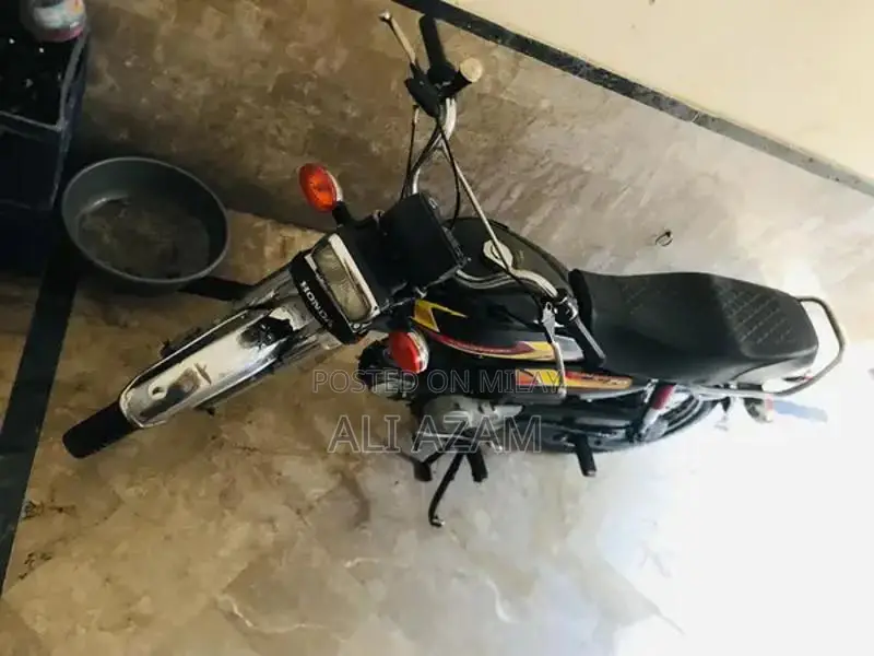 CD 70 Motorcycle - Classic Two-Wheeler Model