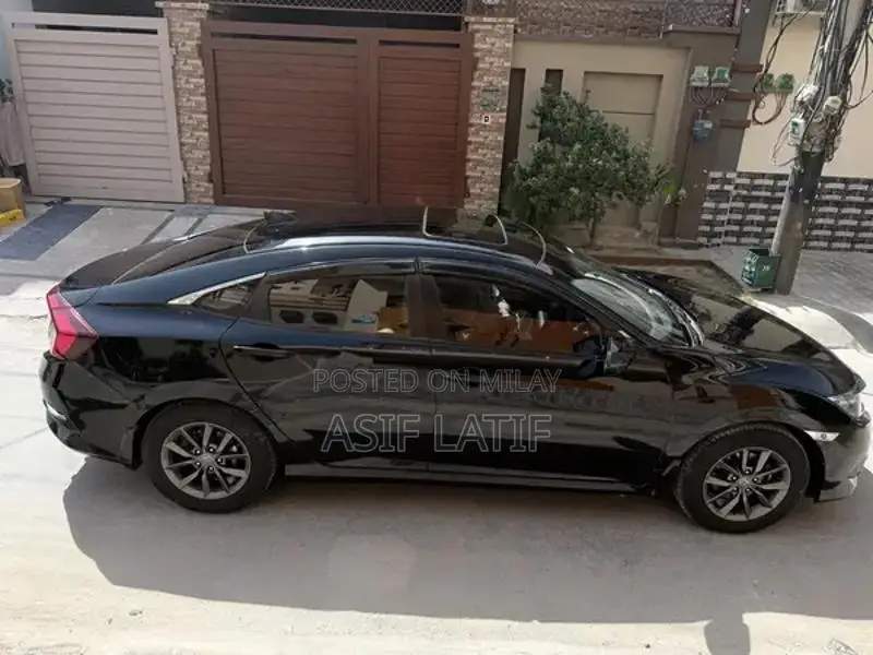 Honda Civic Oriel Sedan - 1.8L i-VTEC CVT Transmission