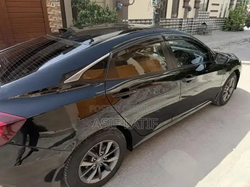 Honda Civic Oriel Sedan - 1.8L i-VTEC CVT Transmission