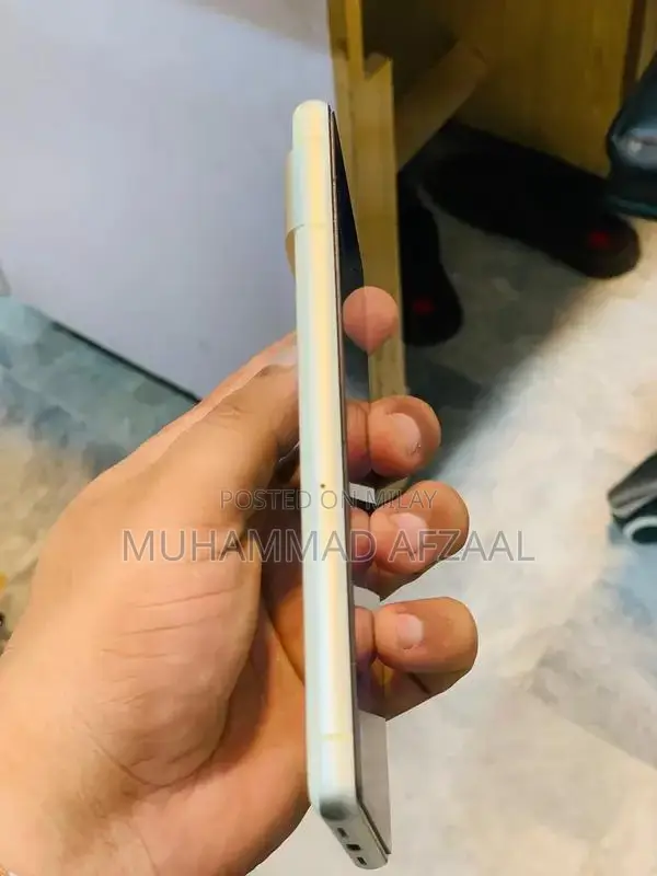 Google Pixel 7 Smartphone - Premium White Condition Device