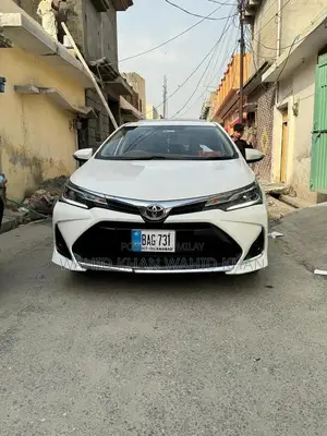 Photo - Toyota Corolla Altis 1.6 Automatic Sedan - 2022 Model