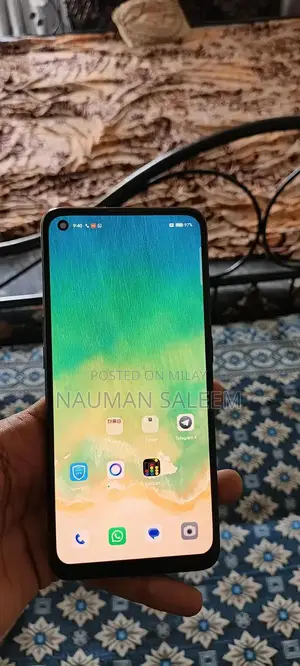 Compact OPPO Smartphone with Advanced Features