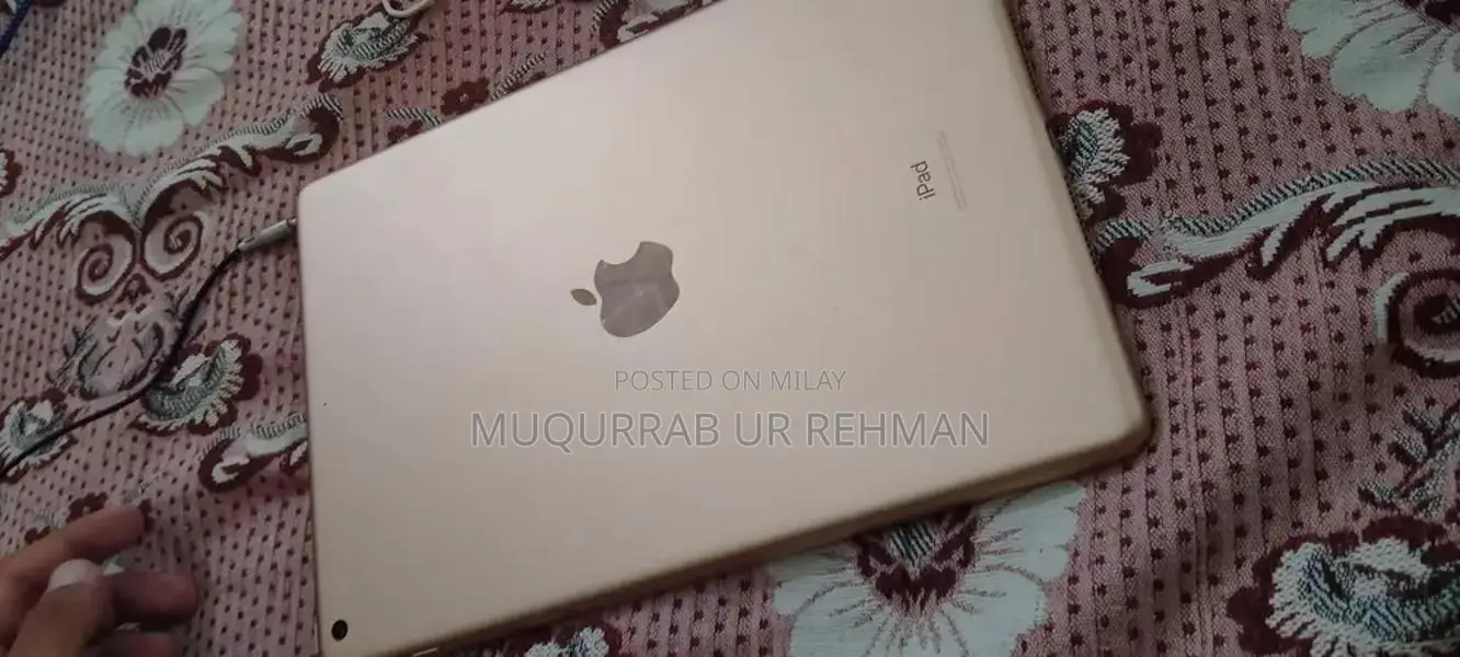 Apple iPad 7th Generation Tablet - Golden 32GB