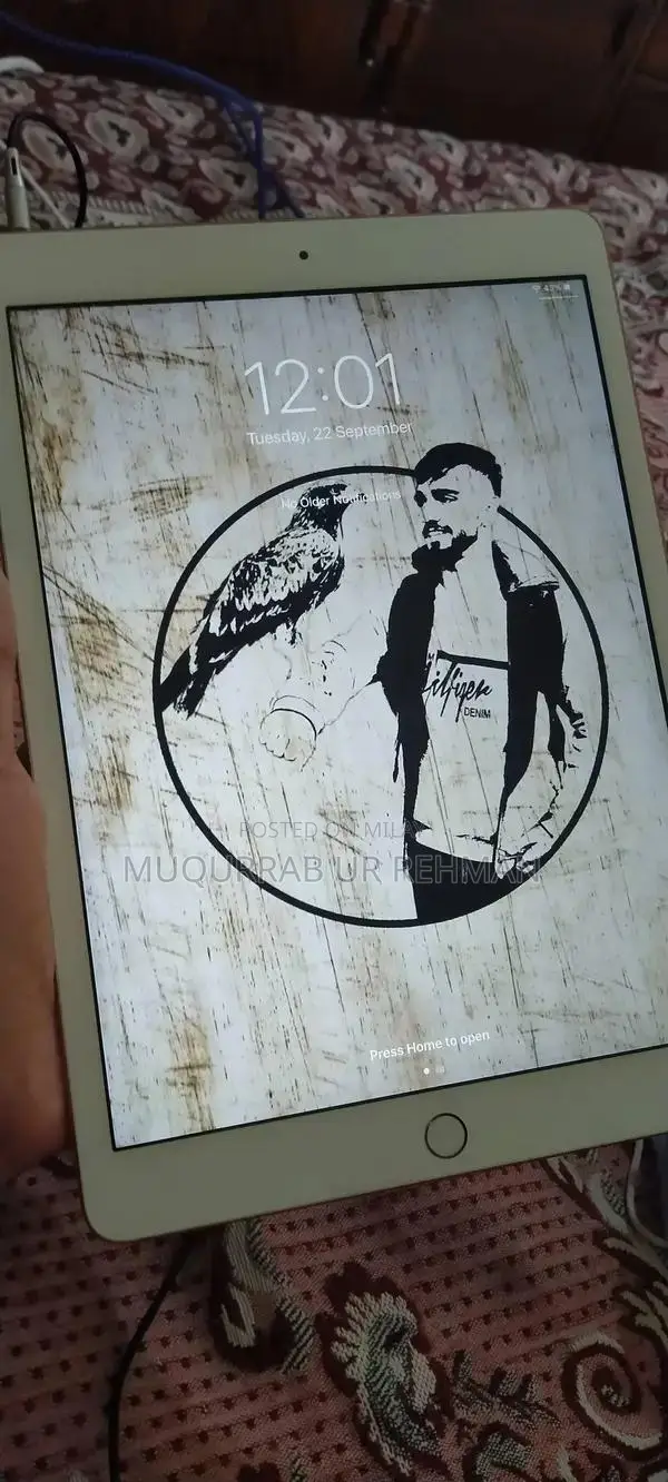 Apple iPad 7th Generation Tablet - Golden 32GB