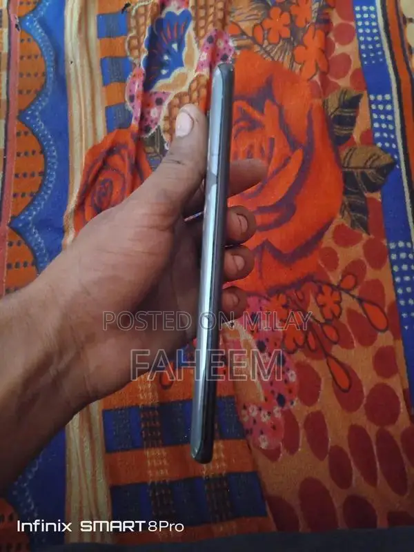 Samsung Galaxy S20 Ultra Smartphone - Partial Damage