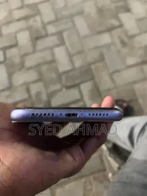 Apple iPhone 11 64GB Smartphone - Excellent Condition