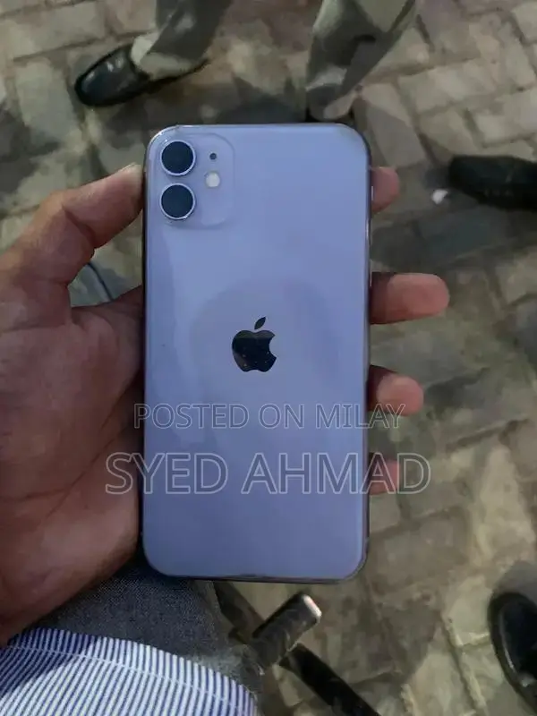 Apple iPhone 11 64GB Smartphone - Excellent Condition