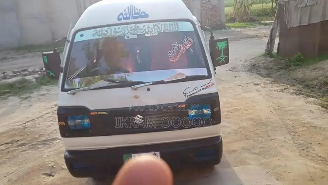 Carry Bolan 2015 White Cargo Van - Excellent Condition