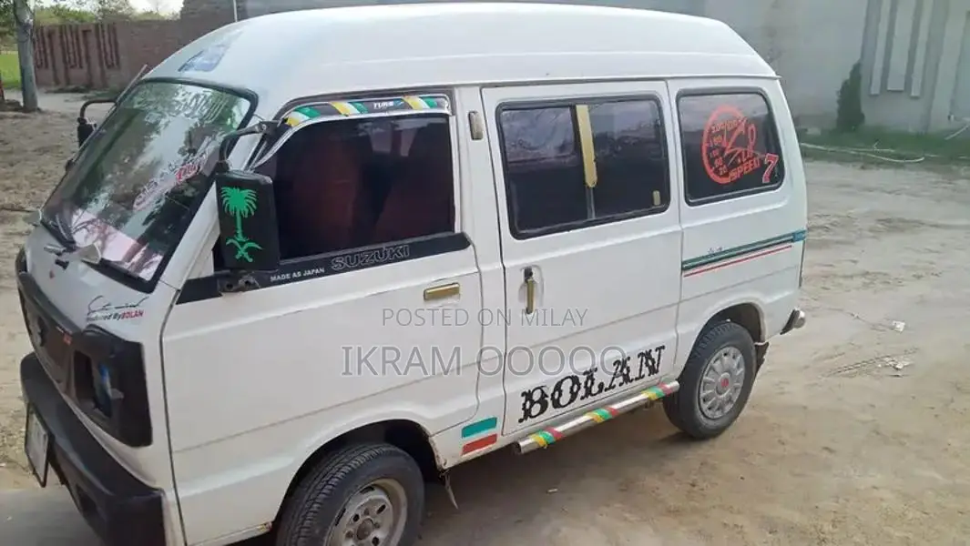 Carry Bolan 2015 White Cargo Van - Excellent Condition